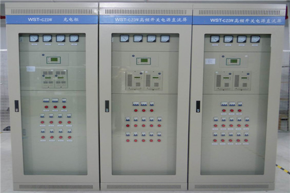 直流屏、微機(jī)保護(hù)測控裝置(圖1)