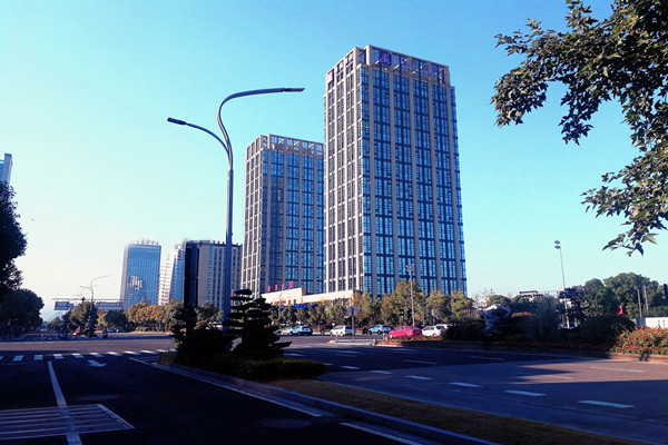 樓宇智能化專業(yè)化、系統(tǒng)化、節(jié)能化特點(diǎn)！(圖1)
